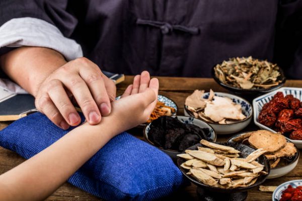 Đông Y, Bắt Mạch, Truyền Thông